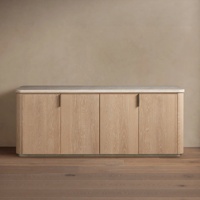 Buffet en chêne de style américain moderne Sovereign, avec dessus en marbre de Carrare à double couche, 4 portes, bois massif luxueux et imposant