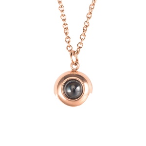 Collana con Ciondolo 'Ti Amo' in Oro Rosa per Donne, Accessori Artigianali, Regalo per la Festa della Mamma e Damigelle - Product Image 1