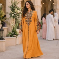 Kaftan Modeste à Manches Chauve-Souris avec Broderie en Corde et Col Perlé Fait Main, Idéal pour l'Aïd et les Réunions Festives, Abaya de Luxe en Polyester ODM