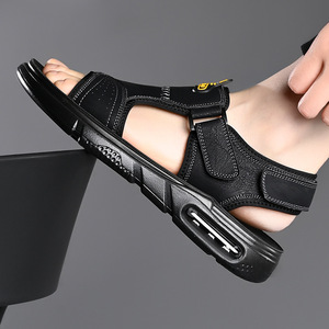 รองเท้าแตะลำลองหนังผู้ชายแบบสวม ปิดด้วยเวลโคร สีดำและสีน้ำตาล รองเท้าชายหาดทันสมัยสำหรับวัยรุ่น ดีไซน์แบบโปร่ง - Product Image 4