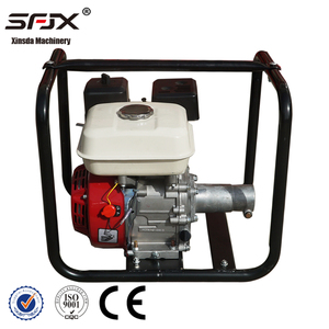 Vibrateur à béton à moteur essence 6,5 CV de type à cadre interne avec tuyau et tige métallique - Product Image 2