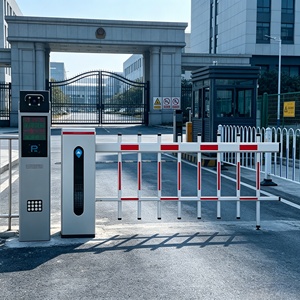 Système de barrière rapide ultra-élevée, contrôle d'accès par reconnaissance de plaque d'immatriculation pour hôtels et parcs industriels - Product Image 3