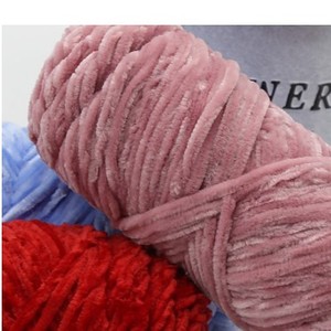 Dimuni Venta al por Mayor Hilo de <span class=keywords><strong>Terciopelo</strong></span> Elegante para Crochet 100g Teñido 100% Poliéster Hilo de Chenilla Esponjoso para Tejer Ecológico - Product Image 3