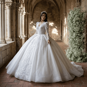 Vestidos de Novia de Encaje de Alta Calidad, Nuevos, a la Moda, al por Mayor, Lujosos y Personalizados, Directamente de Fábrica, Lscm17 Jancember - Product Image 1