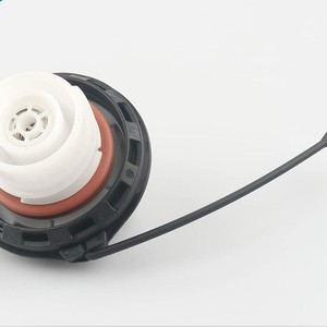 Bouchon de réservoir de carburant Ford FC1089 HC3Z-9030-B en plastique, poignée de remplacement, serrage jusqu'à l'entente de clics - Product Image 4