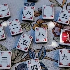 Tuiles de Mahjong Américaines en Acrylique Thème Cowboy Western pour Fêtes, Rassemblements et Jeux de Loisirs – Style Américain Universel 36 (avec logo) - Product Image 1