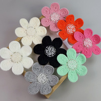 Vente en gros d'appliques florales 3D au crochet faites à la main, multicolores, en coton perlé, pour accessoires de couture DIY pour cheveux et pulls