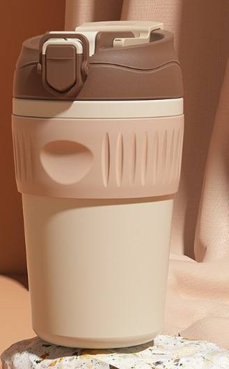 สีน้ำตาล