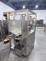 Machine de remplissage volumétrique compacte linéaire en acier inoxydable semi-automatique haute précision pour crème et miel, scelleuse de tubes de dentifrice