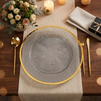 Assiettes de présentation élégantes de 13 pouces en plastique transparent avec bordure dorée, style minimaliste, pour mariage, événement, fête, vaisselle de table, 100 pièces, logo personnalisé