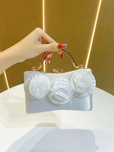 Nouveauté 2026 : Sacs de soirée pour femme, ornés de fleurs incrustées de diamants, sacs fourre-tout, pochettes de soirée, sacs bandoulière tendance pour fêtes et banquets - Product Image 1