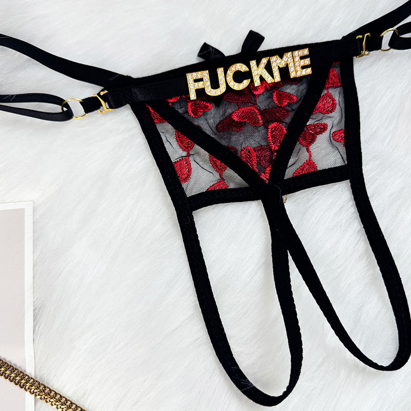 สีดำกับหัวใจสีแดง