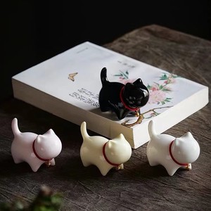 ตุ๊กตาแมวเซรามิกสีขาวพร้อมกระดิ่งคอสีแดงสำหรับตกแต่งชุดน้ำชา - Product Image 4