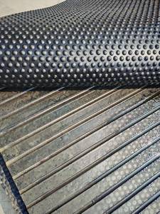 Tapis antidérapant pour écurie de chevaux et de vaches - Product Image 2