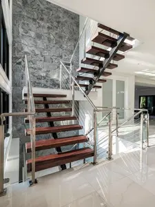 Casa dupla moderna interior escadas madeira passos escada flutuante