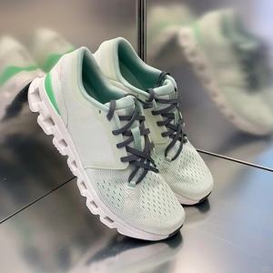 Zapatillas Cloudsurfer con Cordones y Logotipo de Marca de Diseñador, Suela Gruesa, Calzado para Correr, Absorción de Impactos, Malla Transpirable, Comodidad Cloudmonster - Product Image 2