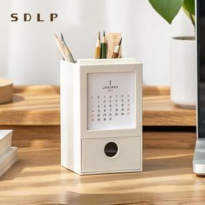 Calendrier de bureau multifonctionnel OEM/ODM avec organisateur de stylos et tiroir de rangement Calendrier de bureau en plastique - Product Image 1
