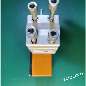Lecteur de codes-barres Leuze Electronic BCL 40 R1 N 100 BCL40R1N100 50029678 d'occasion - Product Image 1