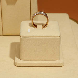 JINSKY-Bague personnalisable, bracelet, boucles d'oreilles, collier, présentoir à bijoux en microfibre beige pour vitrine de magasin - Product Image 5