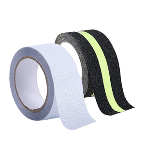 Rouleau de ruban antidérapant blanc et noir avec bande verte, ruban adhésif de sécurité pour sols, escaliers et rampes - Product Image 1