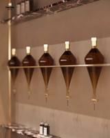 Meubles de présentation sur mesure en bois écologique pour cosmétiques, parfums et soins de la peau, avec éclairage LED, durables, pour la vente au détail
