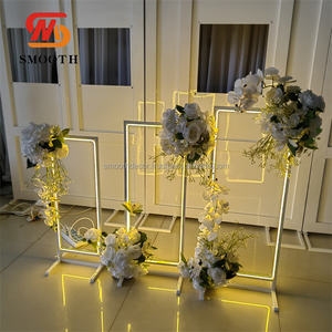 ไฟ LED แบบโค้งรูปอุโมงค์เรขาคณิตสำหรับฉากหลังแต่งงานแบบเรียบขาตั้งไฟสีทองสำหรับฉากหลังแต่งงาน - Product Image 2