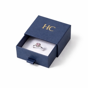 กล่องใส่แหวนแบบมินิมอล ดีไซน์เรียบหรู กล่องของขวัญเครื่องประดับแบบลิ้นชักแข็งแรง พร้อมแผ่น EVA  โลโก้แบบนูนต่ำตามสั่ง  ผู้ผลิตบรรจุภัณฑ์เครื่องประดับแบบ OEM - Product Image 6