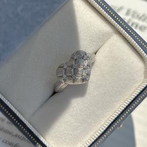 แหวนเงินแท้ S925 ลายหัวใจขัดเงาแบบโบราณ ประดับเพชรซิคอนเรียบง่ายทันสมัย ดีไซน์เครื่องประดับรูปหัวใจเปิดสุดอินเทรนด์ - Product Image 4