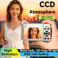 A67B Dijital Fotoğraf Makinesi 18X Zoom Güzellik Dolgu Işığı 180 °   Ekranı Çevirme Özelliği 4K Video Kaydı 64MP Fotoğraf Çekimi 2000mAh OTG Web Kamerası Çocuklar için PC Kamerası