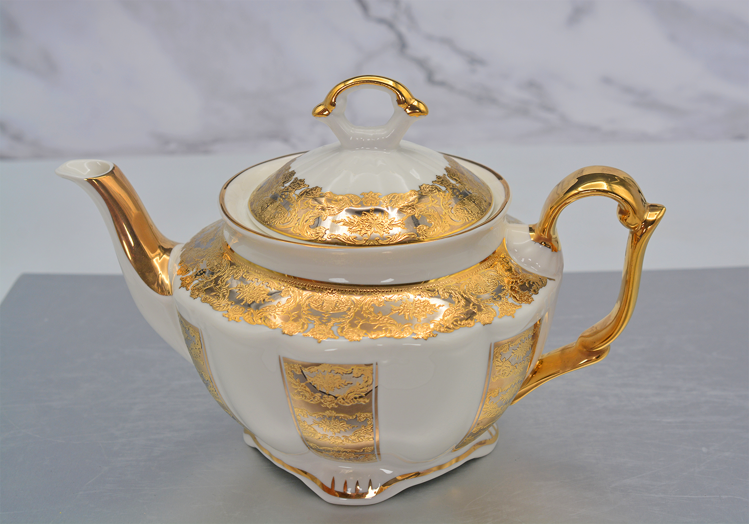 TsoLay Goldfarbenes Tablett Aus Zinklegierung – Luxuriöses Servierblech, 27 X 18 X 8 Cm, Für Kuchen & Snacks