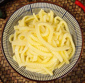Collations végétaliennes hypocaloriques, adaptées au régime cétogène, sans gluten, tranches de tripe de konjac instantanées pour la restauration en gros - Product Image 1