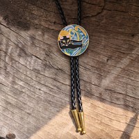 Collier personnalisé avec logo, cravate bolo en métal émaillé noir, motif chat