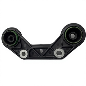 Support moteur 23459374 pour Chevrolet Daewoo Vauxhall Buick, entretoise de silencieux d'échappement arrière côté droit en plastique - Product Image 1