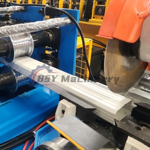 Rouleau de tuyau de descente en tube carré en acier galvanisé automatique formant la machine pour la fabrication de <span class=keywords><strong>carreaux</strong></span> avec pompe à moteur à roulement de moteur à engrenages - Product Image 5