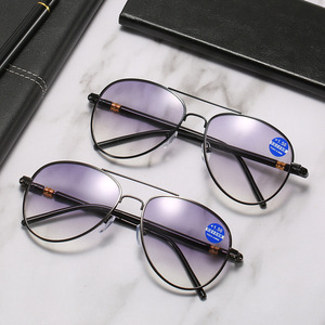 209 mode <span class=keywords><strong>lunettes</strong></span> de lecture Double-lumière <span class=keywords><strong>lunettes</strong></span> progressives Anti-lumière bleue bloquant unisexe <span class=keywords><strong>verre</strong></span> de lecture hommes <span class=keywords><strong>lunettes</strong></span> - Product Image 1