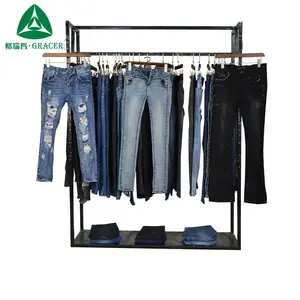 Ladies Jeans Uganda vestiti di seconda mano fabbrica invasi abbigliamento usato in balle estate per le donne adulti taglia mista 45kg