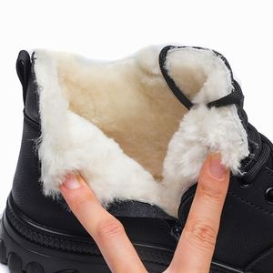 Nouvelles Bottes d'Hiver 2025 pour Hommes, en Laine Doublée de Peau de Mouton, Élégantes, en Cuir Véritable, Doublure Polaire Épaisse, Chaussures de Marche Décontractées et Chaudes - Product Image 6