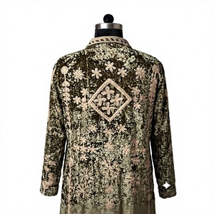 Kurta long en velours brodé Olive Garden, vert mousse et vert sauge, style bohème floral, ODM - Product Image 3