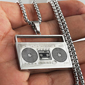 हॉट सेलिंग गहने टाइटेनियम स्टील रेडियो पेंडर व्यक्तित्व पंक रेट्रो हिपस्टर पुरुष टेप रिकॉर्डर पुरुषों के लिए - Product Image 4