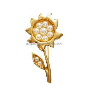 2025 Promotion vente fête des mères perle bijoux broche <span class=keywords><strong>de</strong></span> noël pour les femmes amour cadeaux beaux ornements pour manteau - Product Image 1