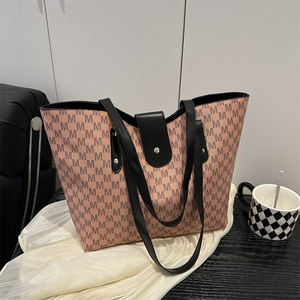 <b>Large</b> Capacity Women's <b>Bag</b> Spring 2025 Designer Tote <b>Bag</b> The Best-selling Women's <b>Shoulder</b> <b>Bag</b> - Product Image 3