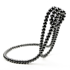 Nouveau porte-bouteilles suspendu en forme de collier de perles, décoration de maison, décoration de bureau, support de luxe en métal et résine magique - Product Image 3