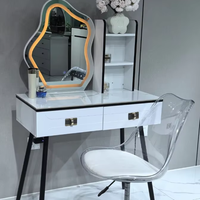Meuble de rangement moderne et minimaliste en dalle de roche pour chambre à coucher, table de maquillage intégrée haut de gamme pour petit appartement avec miroir éclairé pour femmes