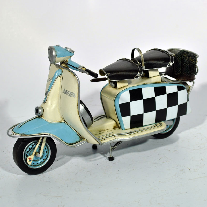 Lambretta Vespa フェンダークレスト（ジェット機） - メルカリ