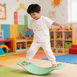 Planche d'équilibre inclinée primée favorisant l'évaluation des risques et la confiance dans un <span class=keywords><strong>jeu</strong></span> sûr - Product Image 1