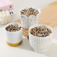 Vente en gros de vases artificiels en plastique ornements décoratifs de salon plantes en pot de jardin et arrangements de vases à fleurs artificielles