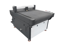 Máquina cortadora de cama plana de papel de alimentación al vacío FC7090U con dos cabezales de corte Kiss/Full/Creasing Flatbed Cutting Machine