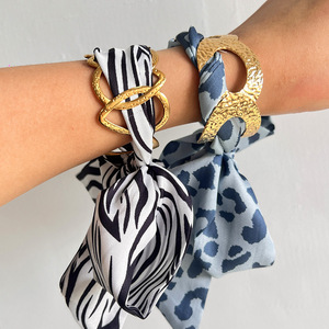 Pulsera de seda unisex con diseño hueco, brazalete de moda de lujo ligero, accesorio de joyería de alta gama HR - Product Image 6