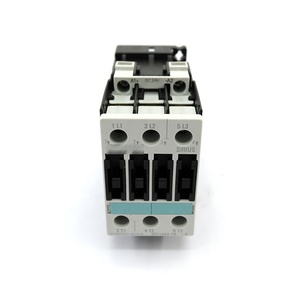 Siemens คอนแทคเตอร์ไฟฟ้า3RT1024-1BB40 12A 400V ที่ใช้ในการควบคุม3RT1024-1BB40มอเตอร์อุตสาหกรรมและการสลับพลังงาน - Product Image 1