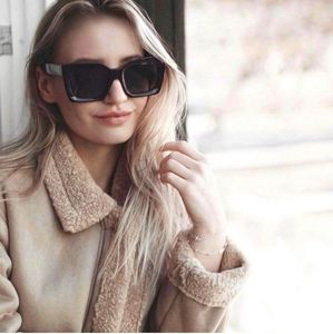 Gafas de Sol Cuadradas Azules y Moradas de Diseñador de Marca de Moda con Logotipo Personalizado, Gafas de Sol de Ojo de Gato con Marco Grande y Protección UV400 para Mujer - Product Image 2